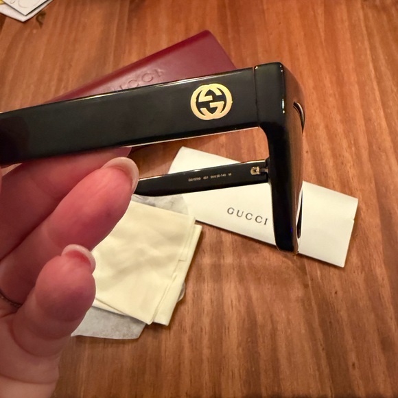 Gucci Black and Gold cat eye Sunglasses - Picture 5 of 12